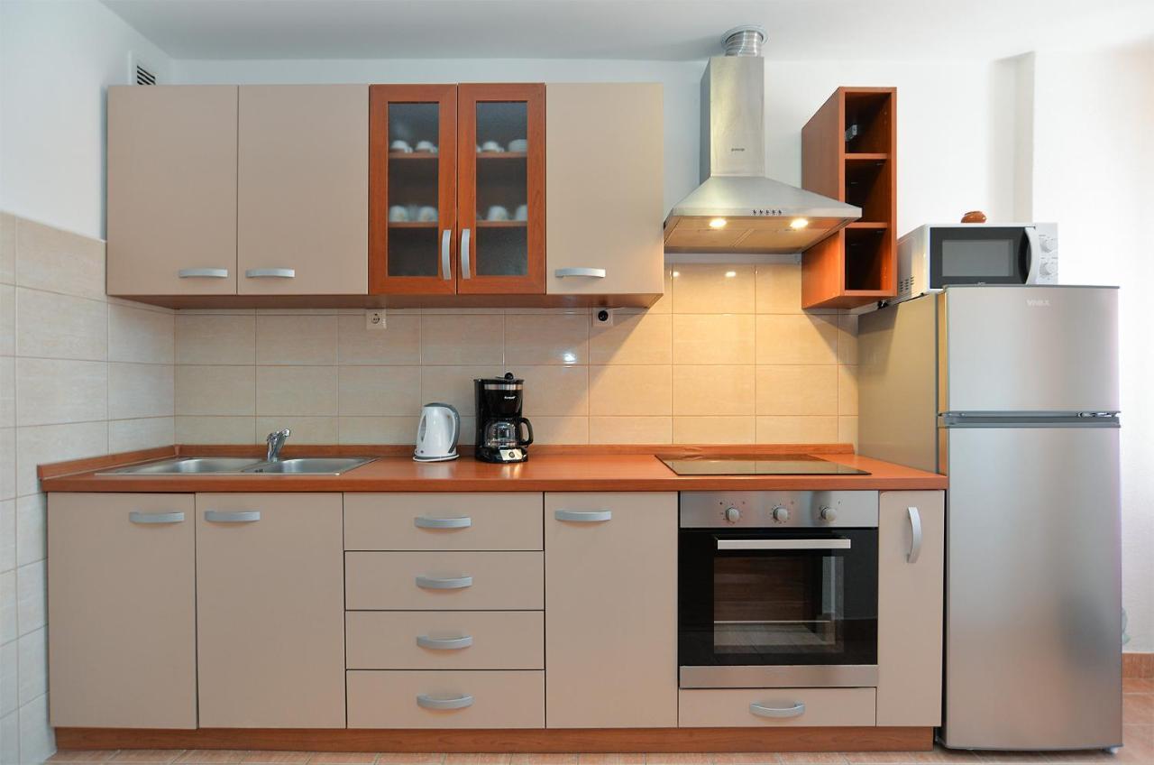 Apartments Milka 2074 Πόρετς Εξωτερικό φωτογραφία