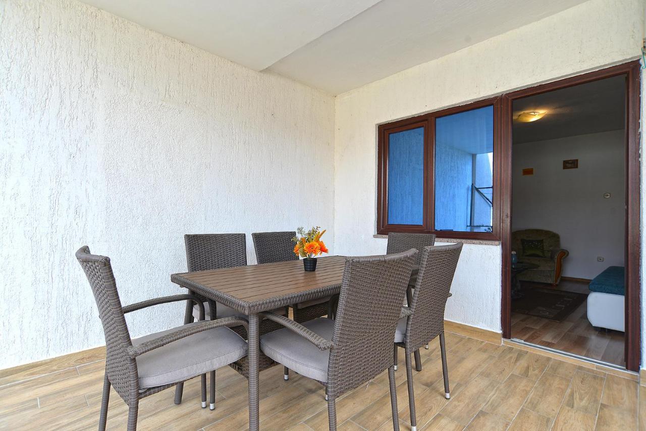 Apartments Milka 2074 Πόρετς Εξωτερικό φωτογραφία